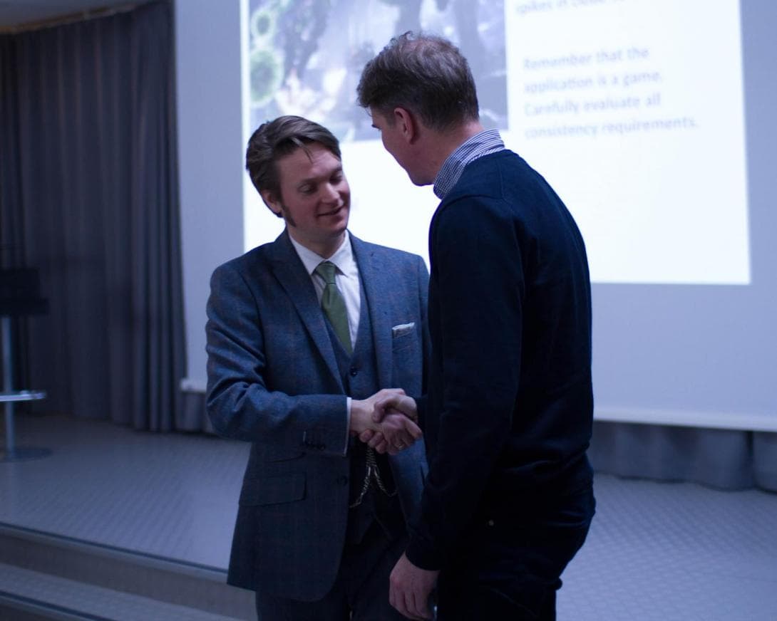 Kjetil Raaen is being congratulated, having defended his PhD