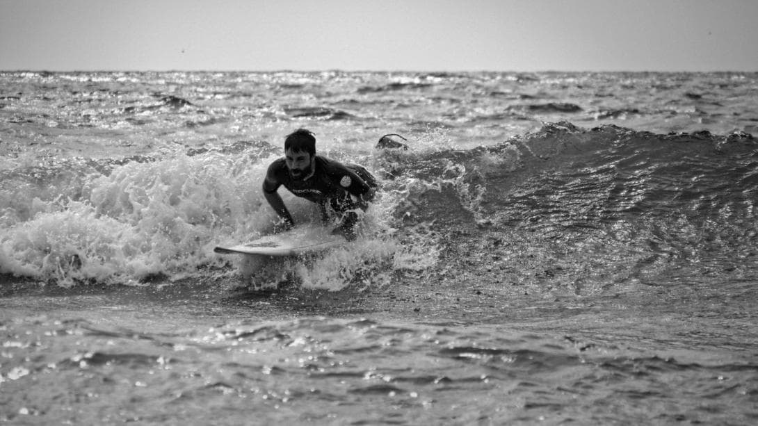 Alessio Buccino from the Summer School tests the waters of San Diego. Photo: Christopher Villongco, UCSD