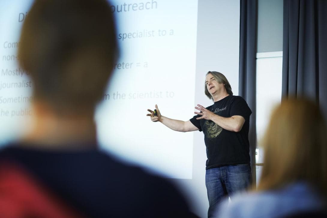 Jørn Hurum giving a lecture on how to communicate research to the public (Photo: Simula/Bård Gudim)
