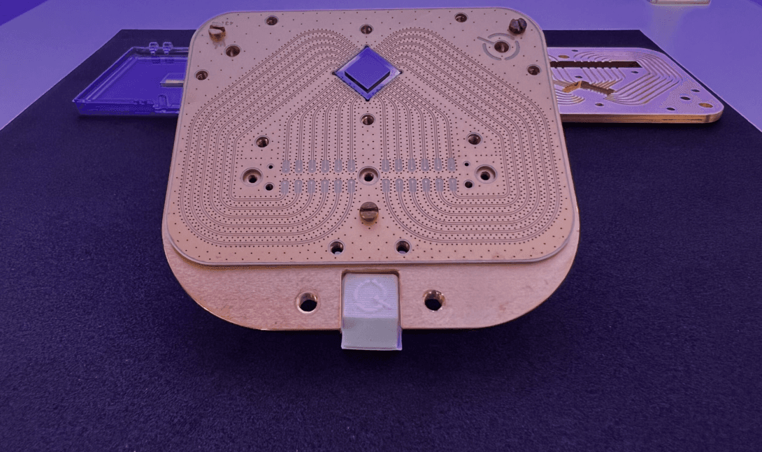 VLQ quantum computer's cryostat component has been successfully installed and tested at IT4Innovations in Ostrava, Czech Republic.